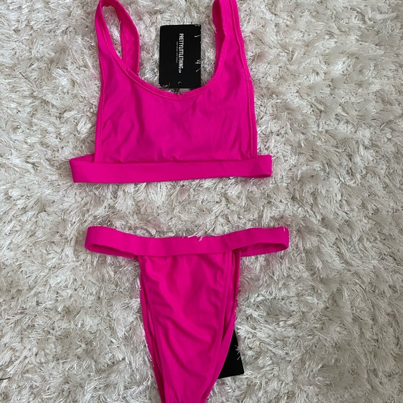 SWIMSUITS - Picture 3 of 5